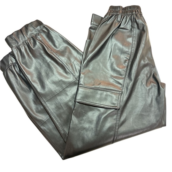 Madden NYC Juniors Faux Leather Jogger Pants Black Buttery Soft Cargo Size M - Picture 11 of 11
